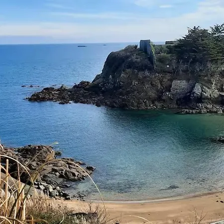 Les Pieds Dans L'eau